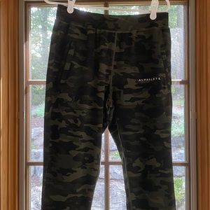 alphalete men’s joggers